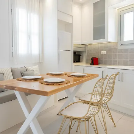 Vibes 2 Ornos (Mykonos)